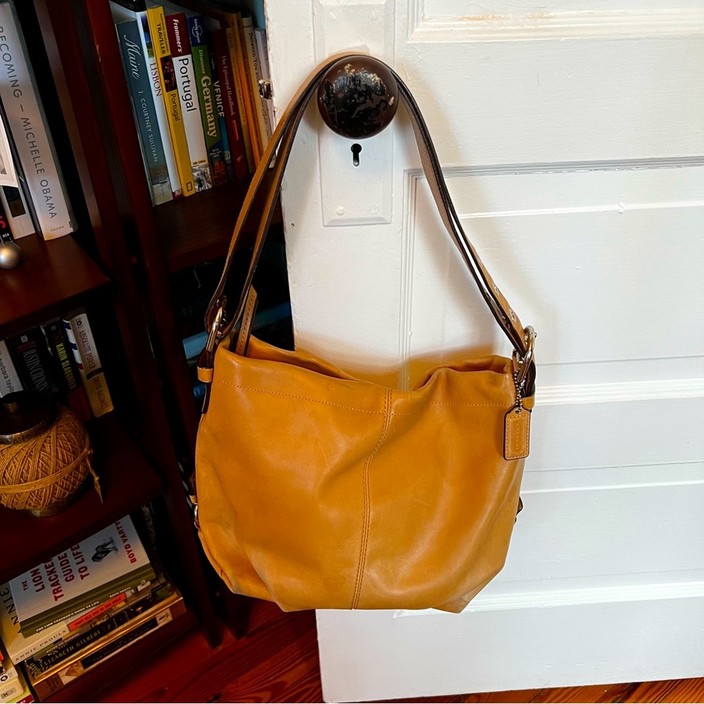 COACH Tan Leather Convertable Shoulder to Crossbody Duffle #F15064